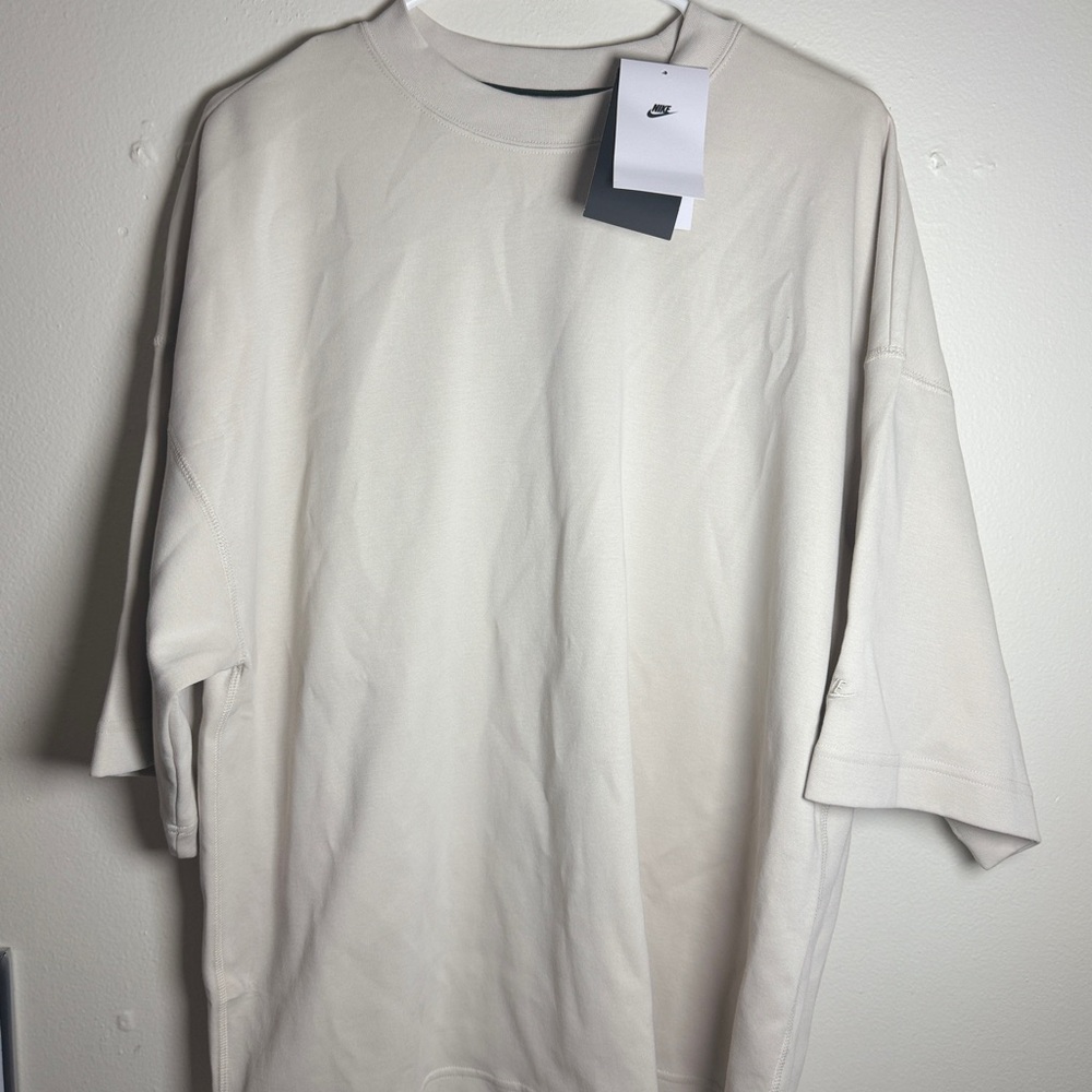 Nike Tech Fleece Oversized Top/Shirt FZ7581-104 Light Orewood Men’s Medium